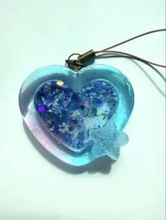 ハート型海イメージブルーレジンチャーム