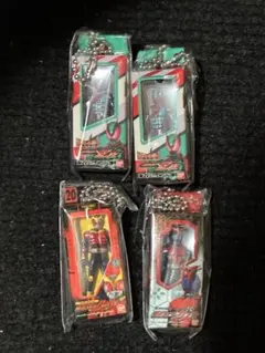 仮面ライダー ソフビパッケージチャーム＆チョコスナックゼッツ×2 クウガ　カブト