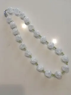 シルバー製留め具クリスタルビーズ ネックレス グリーンアクセント