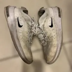 Nike ホワイト スニーカー