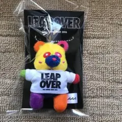 LEAP OVER Tシャツ着用え〜パンダキーホルダー