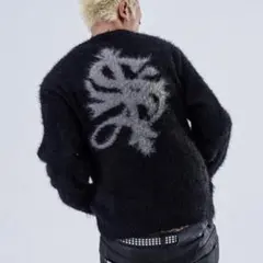 サプライヤー/クロスシャギーニット/バッククロス×フロント胸ワンポイント/刺繍のサムネイル