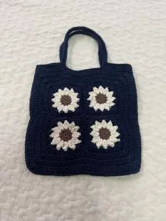 お花のミニトート ミニバッグ　ハンドメイド　グラニースクエア　モチーフ編み