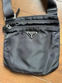 PRADA プラダ ブラック サコッシュ