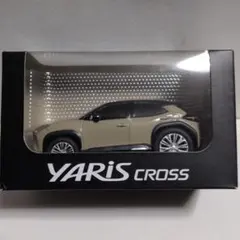 TOYOTA トヨタ　ヤリスクロス　プルバックカー　ベージュxブラックのサムネイル