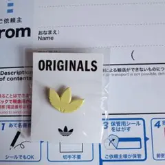 アデダスイエローピンバッチ　非売品