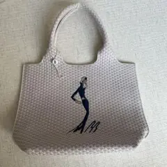 Bill Blass トートバッグ 刺繍デザイン - メルカリ