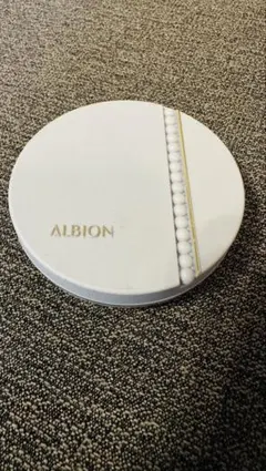 アルビオン スタジオ タフウェア ソリッド ファンデーション　010 ベージュ