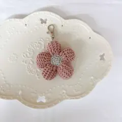 [82]ピンク 春 花 フラワー ハンドメイド 編み物 チャーム