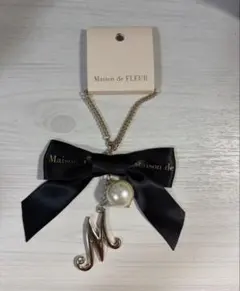 メゾンドフルール イニシャルチャーム　M