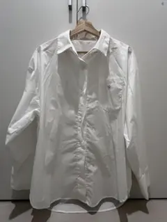胸元刺繍入り ホワイト長袖シャツ