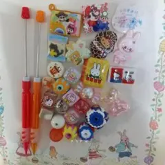 カスタムシャープペン2本、各種ビーズ25個セット