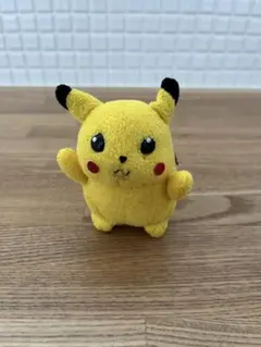 ピカチュウ　ぬいぐるみのサムネイル