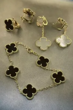 ケ*ン様 クローバー形状 ゴールドメッキ ブレスレットとイヤリングセット