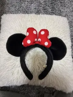 ミニーマウス カチューシャ 赤い水玉リボン