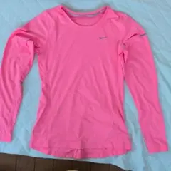 Nike DRI-FIT ピンク長袖トップス