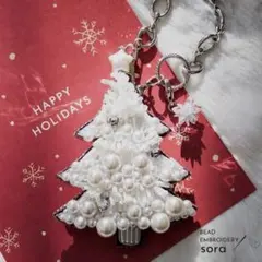 ˗ˏˋNewˎˊ˗ ホワイトクリスマスツリー▪️ビーズ刺繍ブローチ＆バッグチャーム