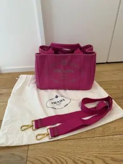 PRADA ピンク ハンドバッグ ストラップ付き