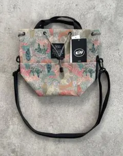 【新品】kiu キウ 2WAY ショルダー付きバッグ タイガー トラ柄 カラフル