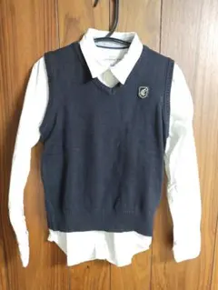 長袖ホワイトシャツとVネックベストのセット