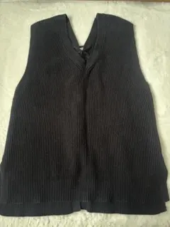 GU ブラック ニットベスト Vネック
