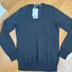 ユニクロ　タグ付き　エクストラファインメリノVネックセーター（長袖）