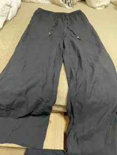 H&M ブラック ワイドパンツ A10