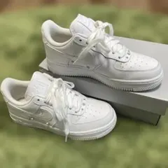 Nike Air Force 1 ホワイト スタッズ付き