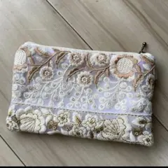 インド刺繍リボンポーチ　ファスナーポーチ　フェイクレザー　訳あり