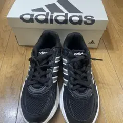 adidas ブラック スニーカー