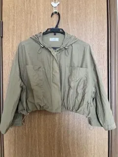 LrdR カーキ フード付き クロップドジャケット　短丈