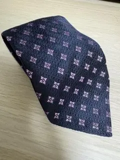 Burberry's シルク ネクタイ 黒とピンク