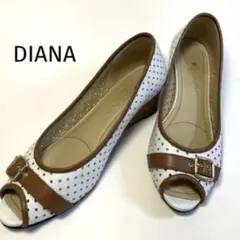 美品 DIANA WELL FIT レザーオープンパンプス ウェッジ 23.5のサムネイル