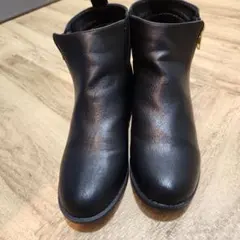 黒 サイドゴアブーツ