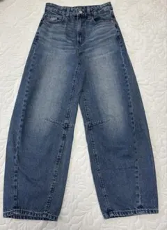 GU ・バレルレッグジーンズ・Sサイズ