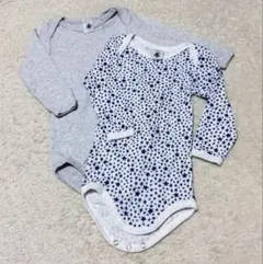 美品 プチバトー ロンパース2枚セット ボディースーツ 星柄 グレー