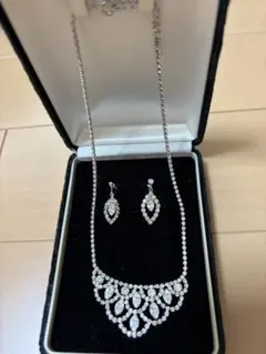 【美品】ドレス用ネックレス イヤリングセット
