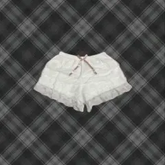 ホワイト レース付きショートパンツ