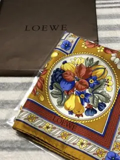 【にー様】未使用品 LOEWE シルク スカーフ 花柄 フラワー ブラウン にー様】未使用品 LOEWE シルク スカーフ 花柄 フラワー