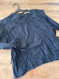 LADY LUCK LUCA ブラック刺繍長袖トップス