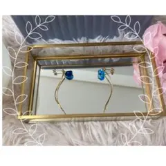 青いストーン　フープピアス　アシンメトリー　ブルービーズ　カーブピアス