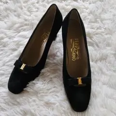 【ヴァラリボン 美品】フェラガモ イタリア製 スエード パンプス 5.5D