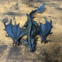 ドラゴンフィギュア 黒と青と赤