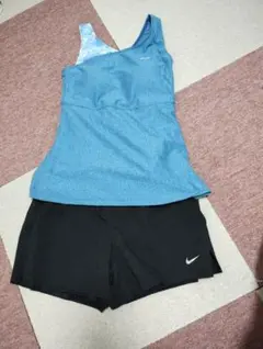 セール　Nike セパレート水着 青色 + 黒色ショーツ　定価12980円