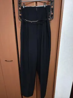 SNIDEL　ブラック ハイウエスト スラックス チェーンベルト付き