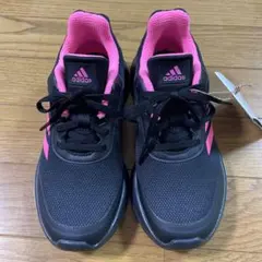 新品未使用adidasアディダス ブラック/ピンク スニーカー　21cm