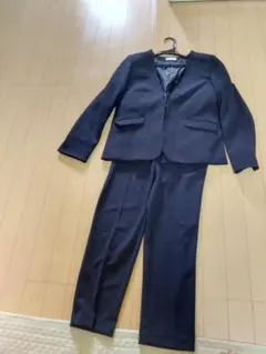 ノーカラー パンツスーツ 上下セット ネイビー