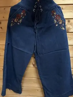 Item thumbnail for item 9d328c56-5d0f-4b7f-911b-10266afcfd3b