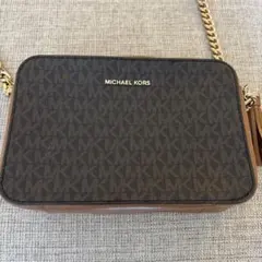 MICHAEL KORS カメラバッグ　モノグラムショルダーバッグ