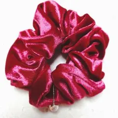 【プロフ必読】「送料無料」 パール付きシュシュ